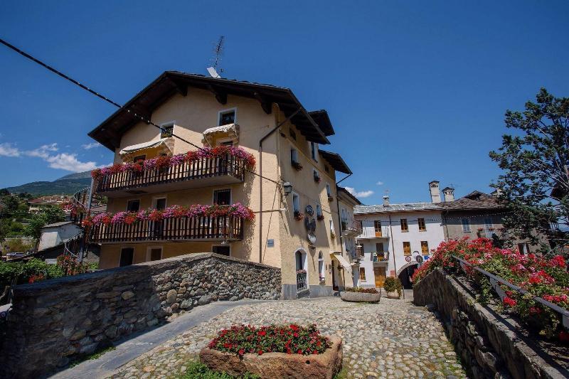 Hotel Cecchin Aosta Dış mekan fotoğraf