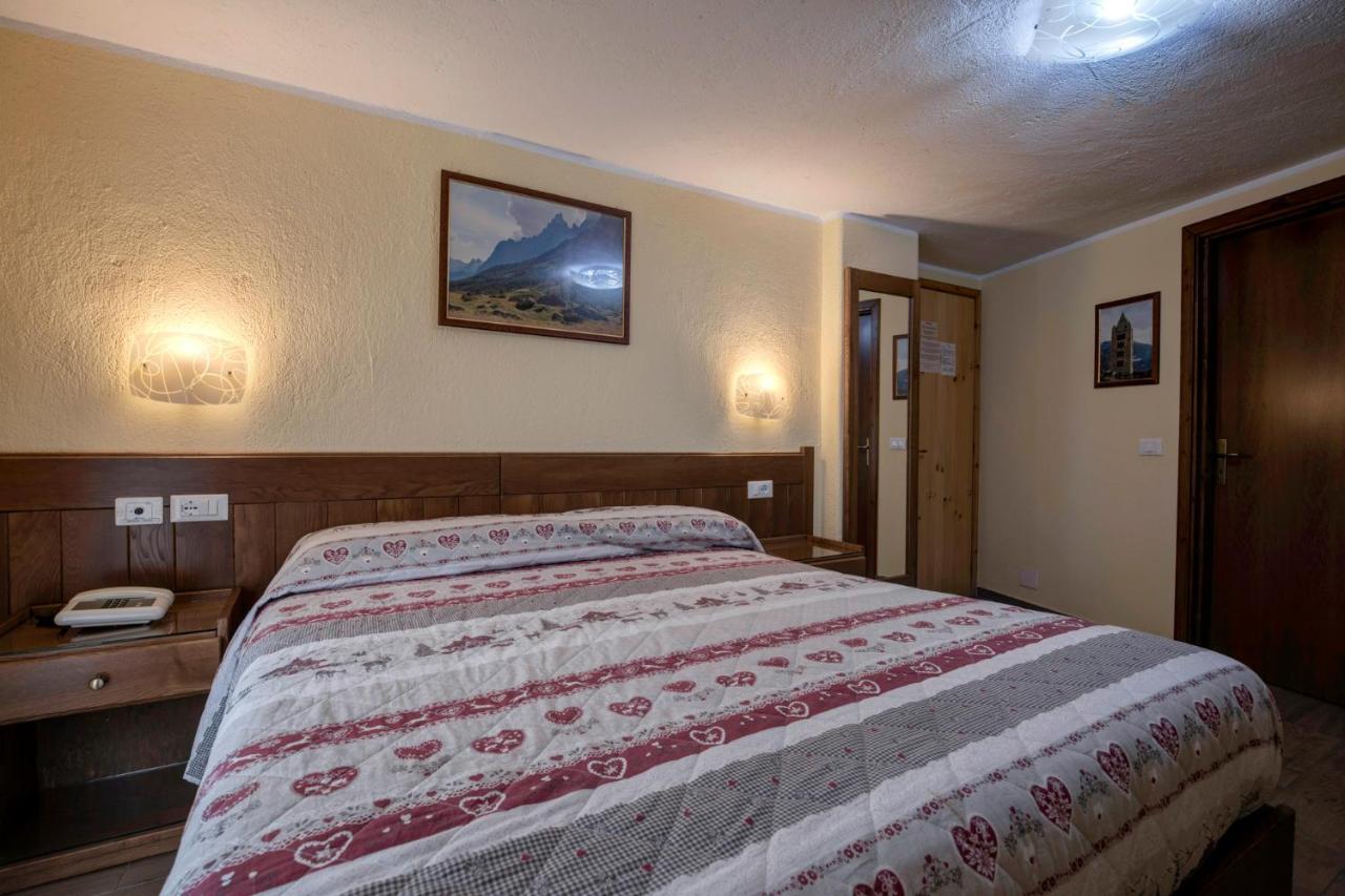 Hotel Cecchin Aosta Dış mekan fotoğraf