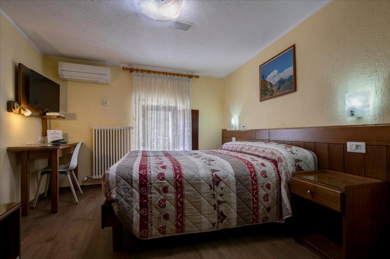 Hotel Cecchin Aosta Dış mekan fotoğraf