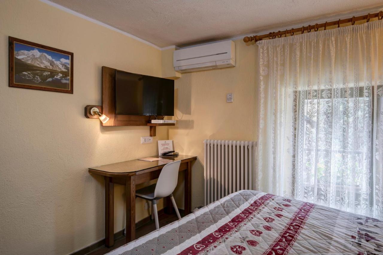 Hotel Cecchin Aosta Dış mekan fotoğraf