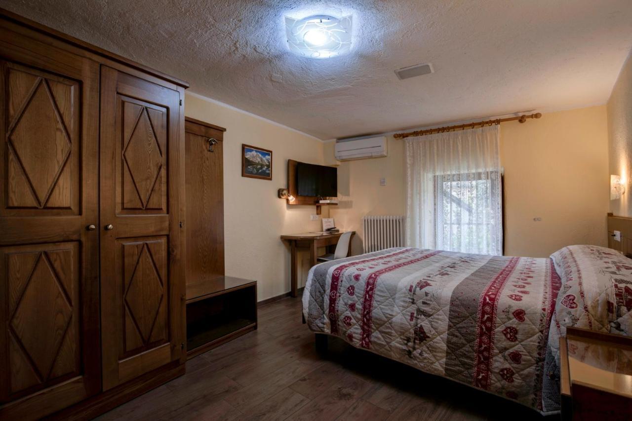 Hotel Cecchin Aosta Dış mekan fotoğraf