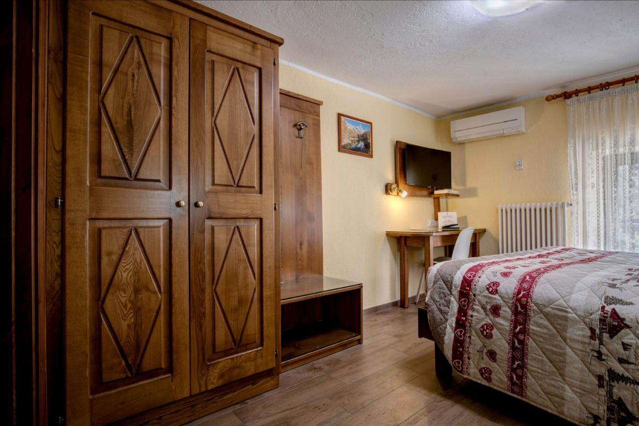 Hotel Cecchin Aosta Dış mekan fotoğraf