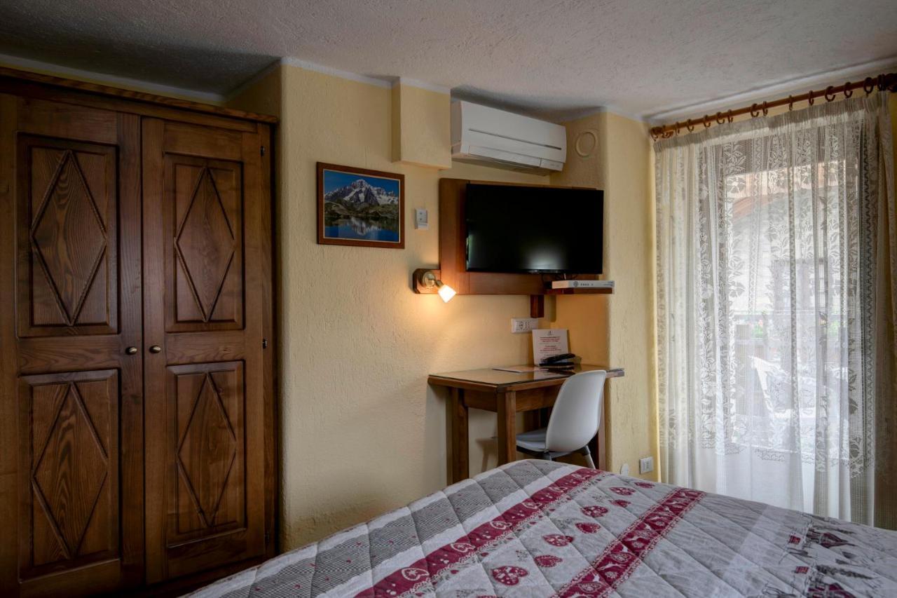 Hotel Cecchin Aosta Dış mekan fotoğraf