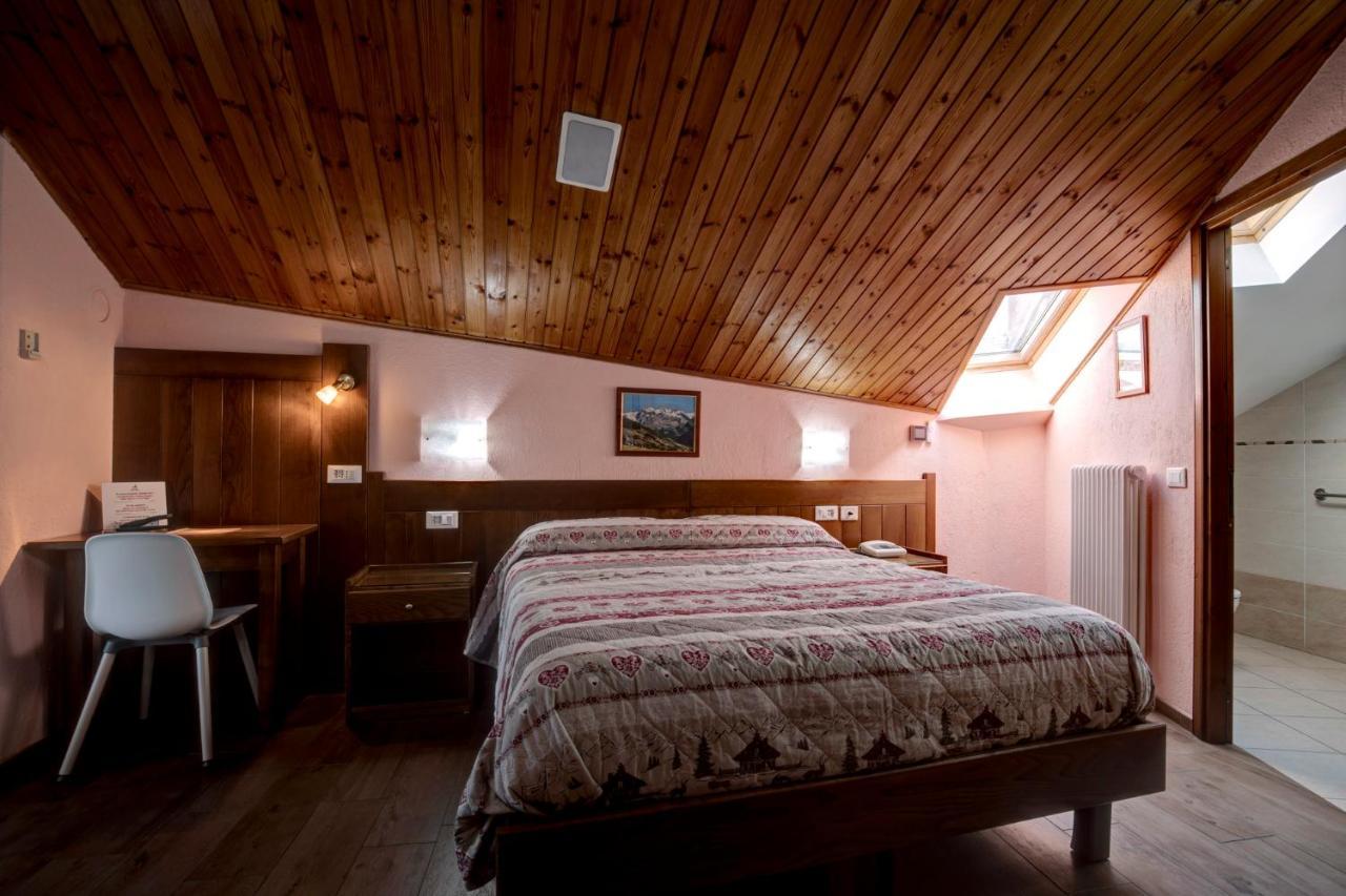 Hotel Cecchin Aosta Dış mekan fotoğraf