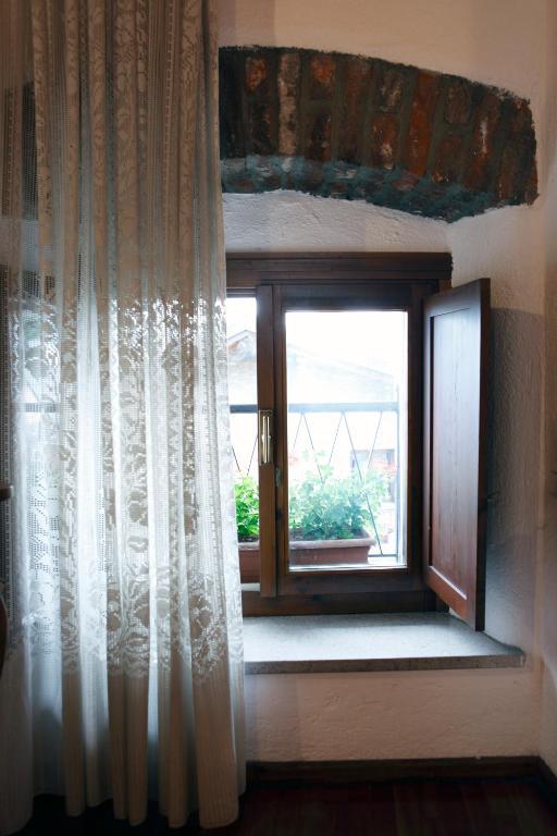 Hotel Cecchin Aosta Oda fotoğraf
