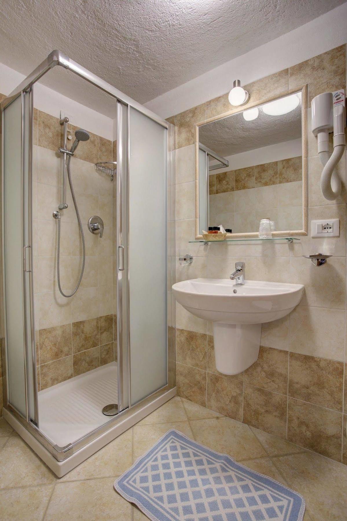 Hotel Cecchin Aosta Dış mekan fotoğraf