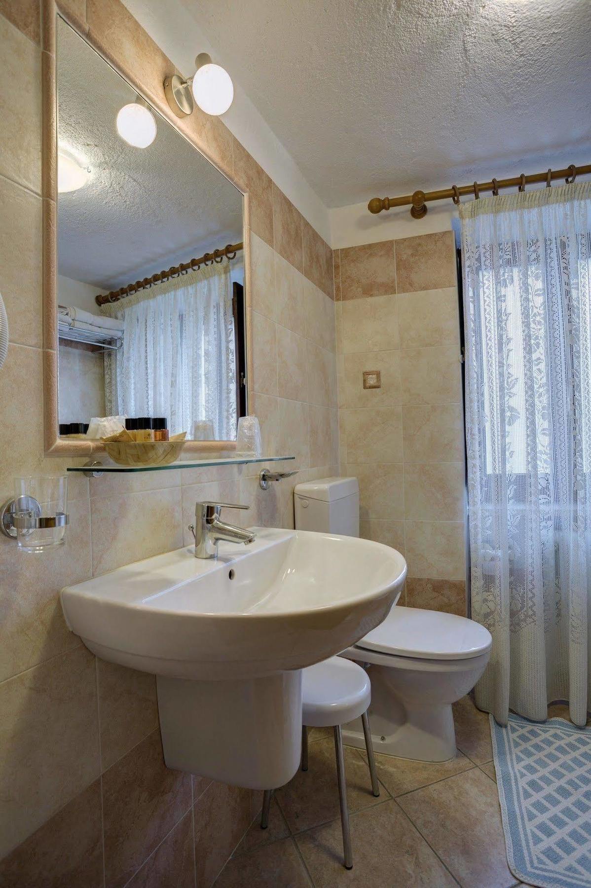 Hotel Cecchin Aosta Dış mekan fotoğraf