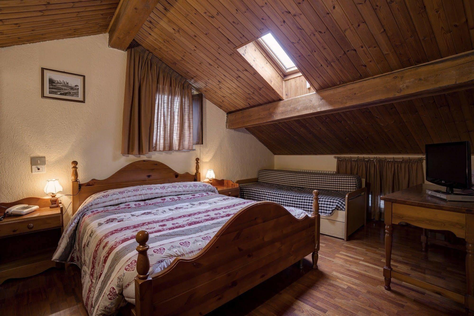 Hotel Cecchin Aosta Dış mekan fotoğraf
